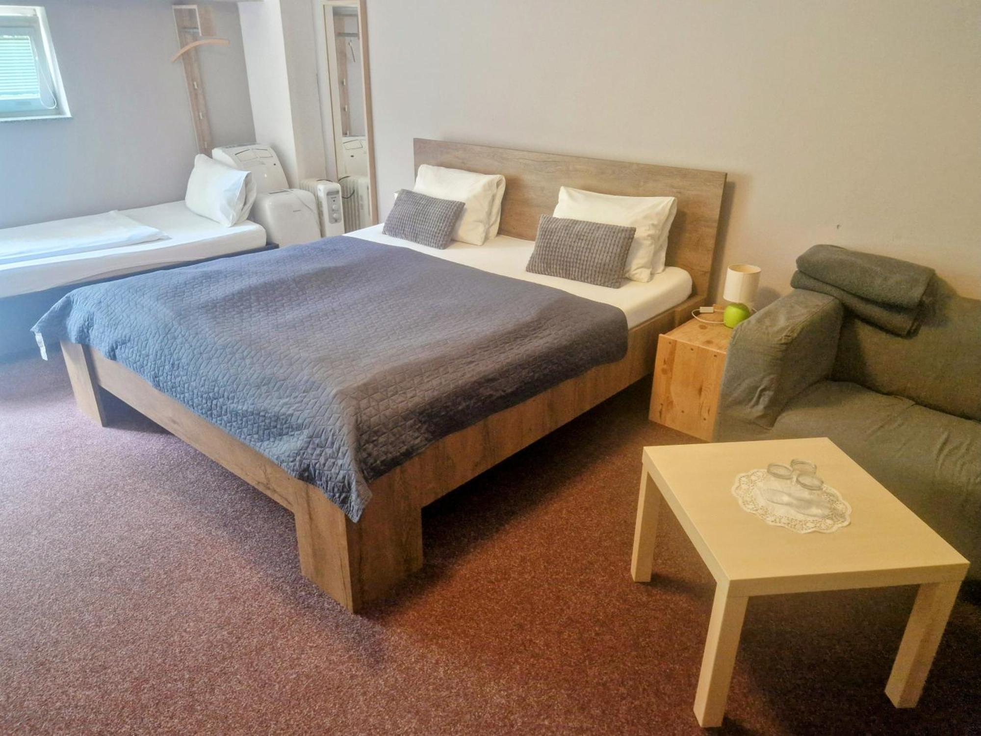 Family Hotel Maxim Beroun  Luaran gambar